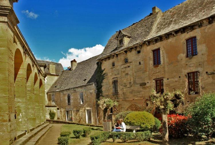 Petite Maison En Pierre Au Coeur Du Perigord Noir Salignac Eyvigues Eksteriør billede