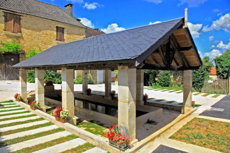 Petite Maison En Pierre Au Coeur Du Perigord Noir Salignac Eyvigues Eksteriør billede